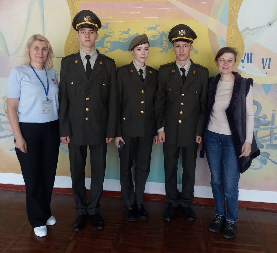 Учні Кременчуцького ліцею з посиленою військово-фізичною підготовкою проводять профорієнтаційну роботу в освітніх закладах Полтавської області